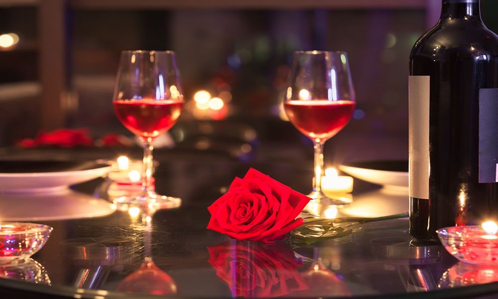 عيد الحب في لبنان مُكلف… سهرة وورود بـ200$