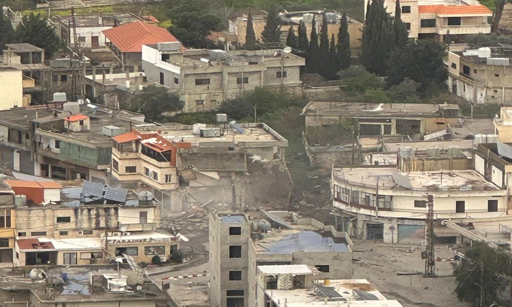 بالفيديو: الجيش الإسرائيلي يقصف مبنى عسكريًّا لـ”الحزب”