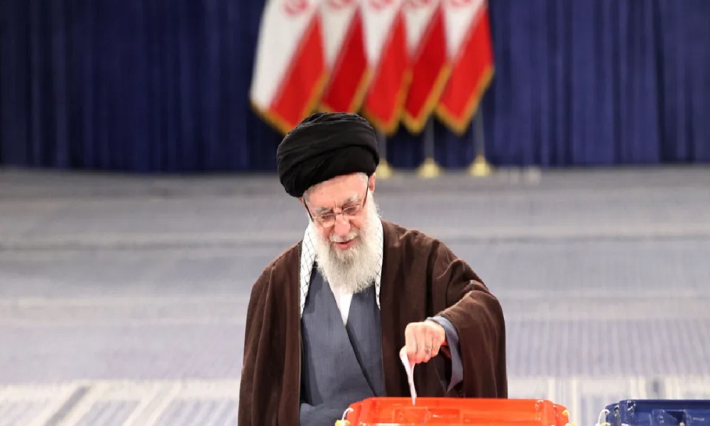 انتخابات إيران التشريعية بدأت… وخامنئي يصوّت