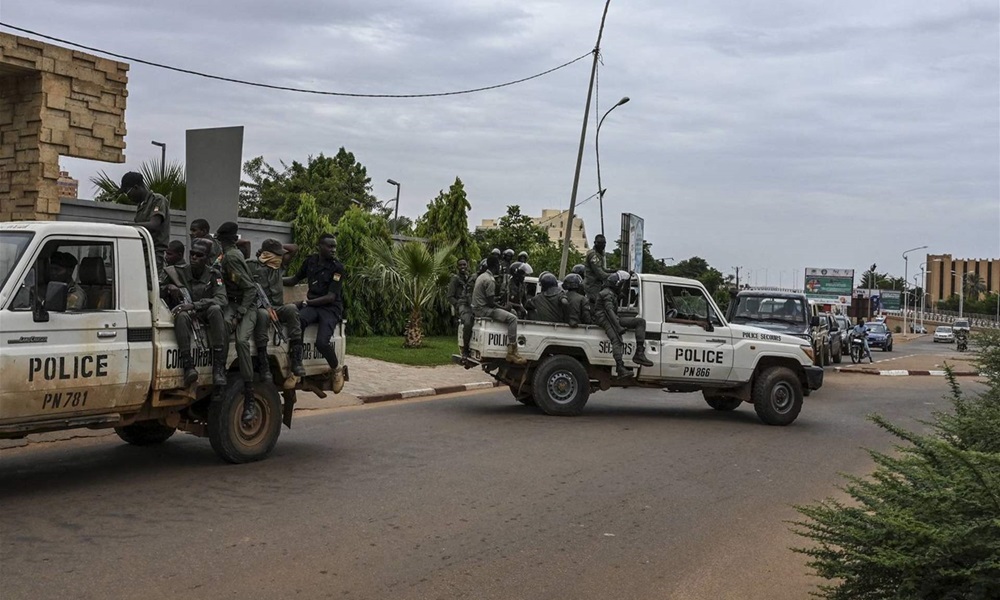 مقتل 23 جندياً في كمين “إرهابي” بالنيجر