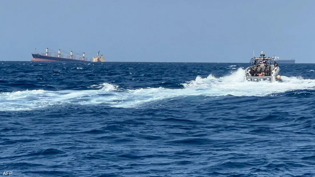 هيئة بحرية: مرور صاروخين فوق سفينة بالحديدة اليمنية