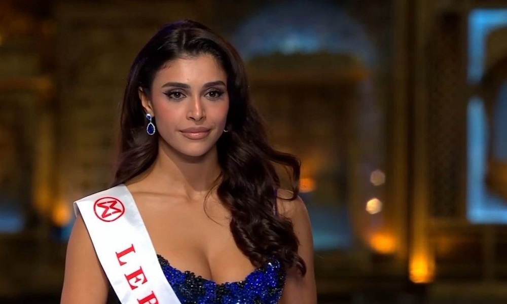 بالفيديو- وصول ملكة جمال لبنان ياسمينا زيتون الى بيروت
