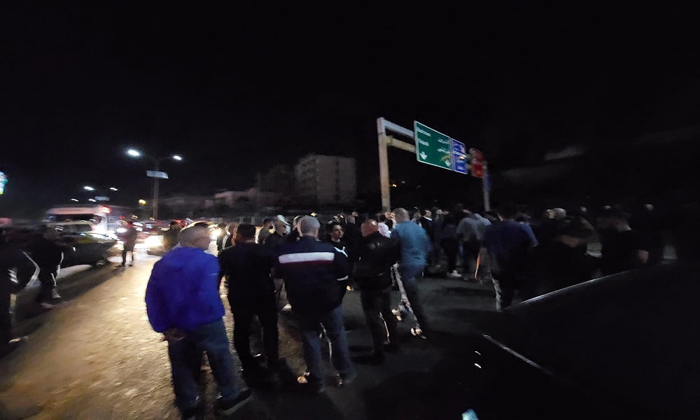 بالفيديو: إقفال أوتوستراد جبيل احتجاجًا على خطف سليمان