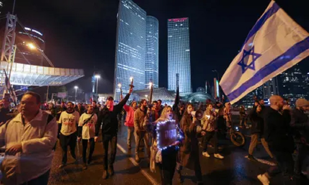 اشتباكات بين الشرطة ومتظاهرين في تل أبيب