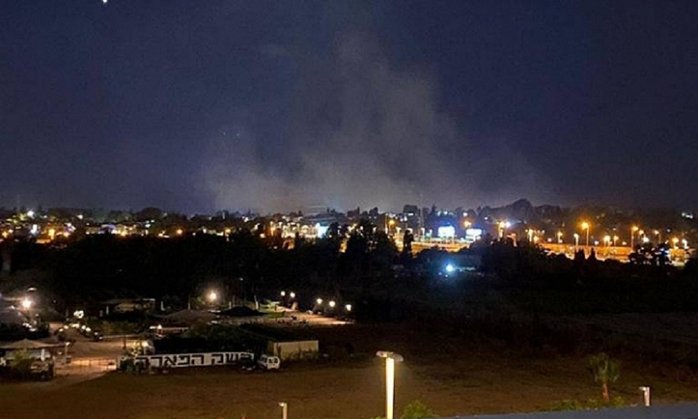 بالفيديو: سقوط صاروخ على مستوطنة اسرائيلية