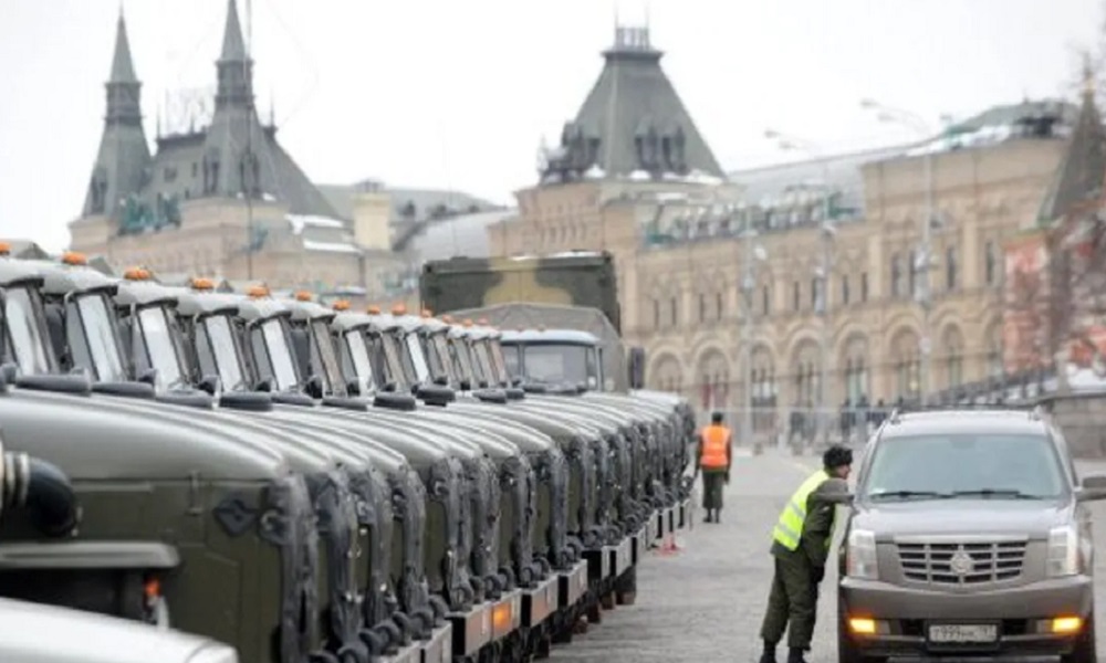 كوليبا يعلن عن سباق تسلح جديد بين روسيا وأوروبا