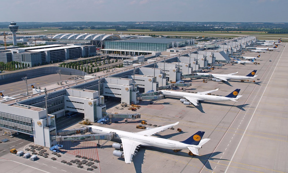 ناشطو مناخ يقتحمون مطار ميونيخ