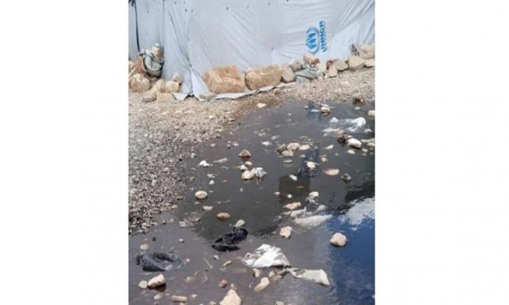 الصرف الصحّي في مخيّمات النازحين يطفو في شوارع عرسال