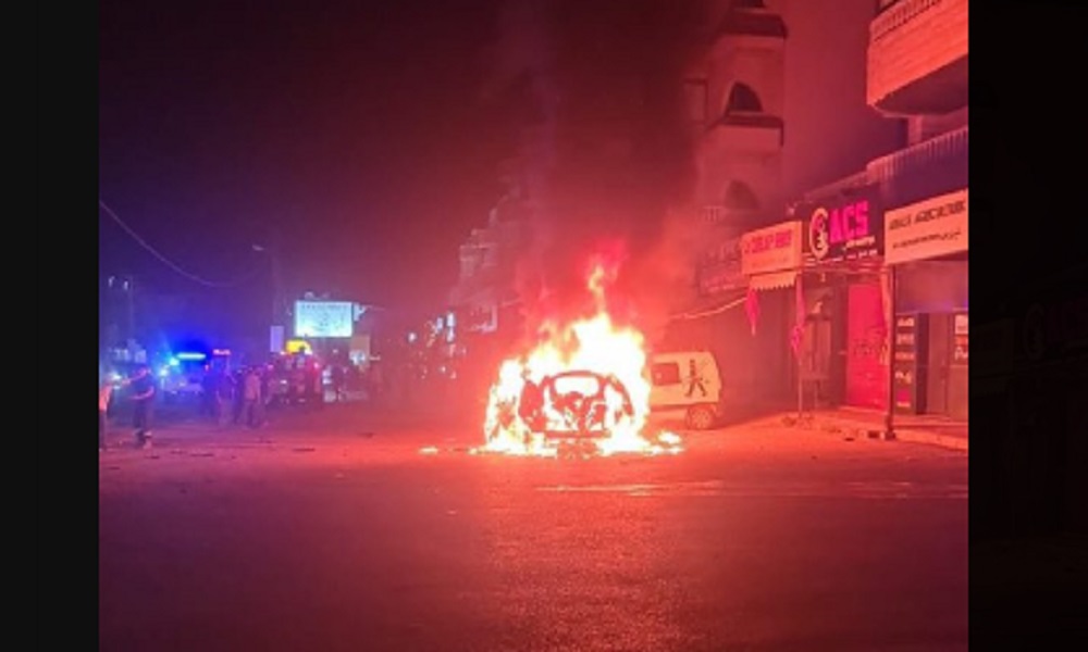 بالفيديو- قتيلان بغارة استهدفت سيارة في صور