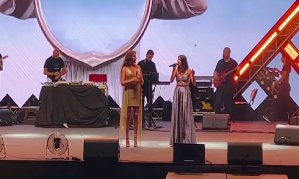 إليسا تغني مع ماريلين نعمان وتفاجئها على المسرح (فيديو)