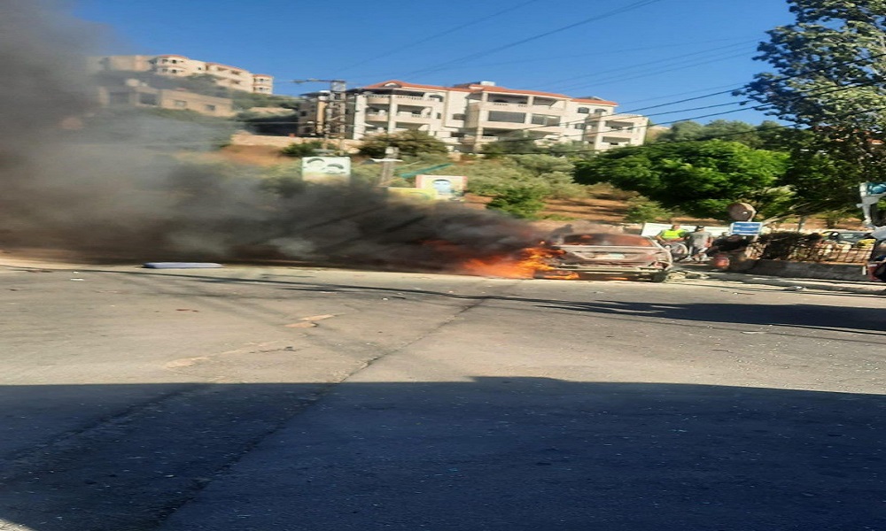 بالفيديو والصور: جريحان بإستهداف سيارة في كونين