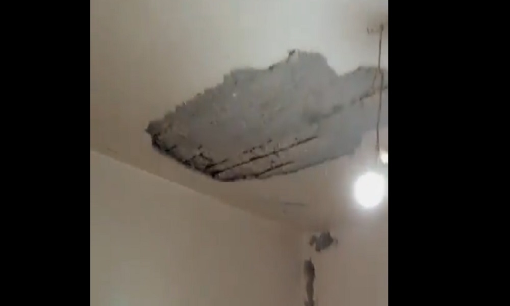 بالفيديو- انهيار جزئي لسقف منزل جراء جدار الصوت