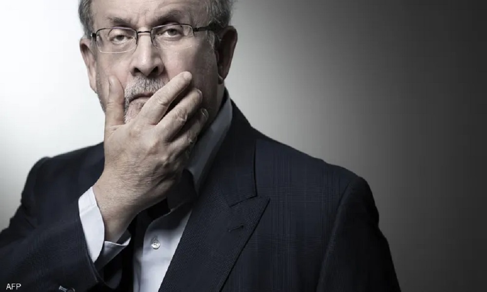 توجيه تهمة الإرهاب باسم “الحزب” لمهاجم سلمان رشدي