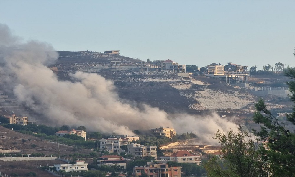 بالصورة: الطيران الاسرائيلي يستهدف منزلًا في بنت جبيل