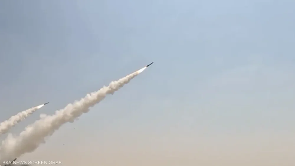 بالفيديو: دفعة صواريخ إيرانية باتجاه إسرائيل