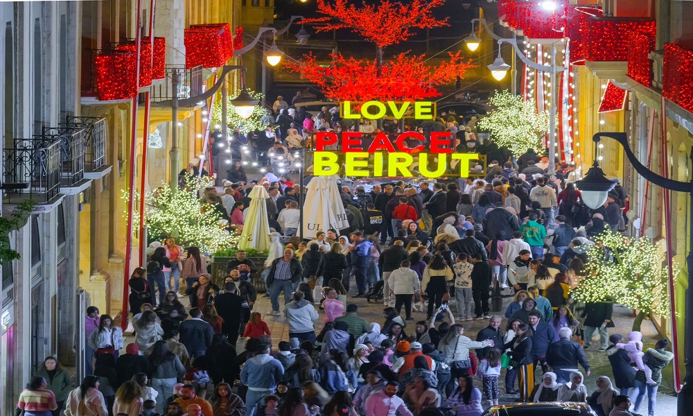 بالصور: عبود يطلق الزينة الميلادية في وسط بيروت