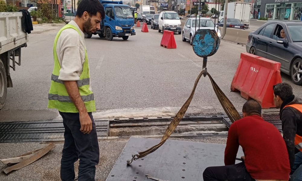 حميه: “الأشغال” تصلح الحفرة على أوتوستراد الفيدار – جبيل