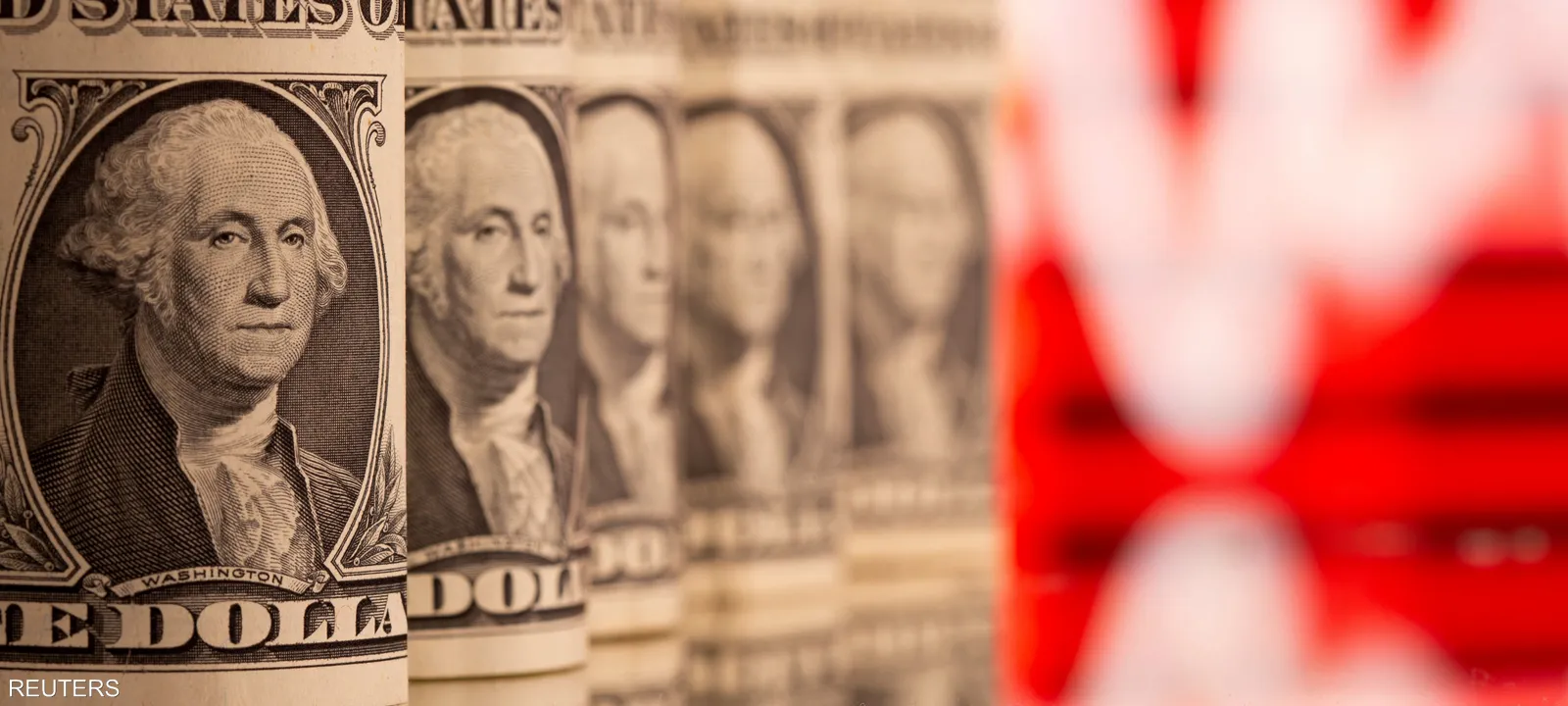 الدولار يتراجع