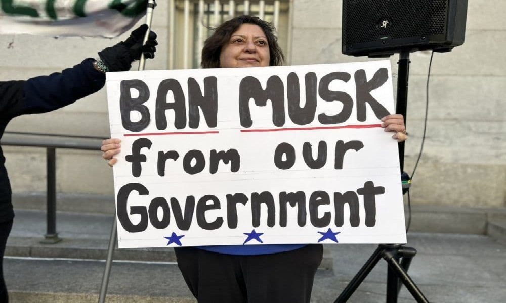 تظاهرات لإبعاد ماسك عن الحكومة الأميركية (صوَر)