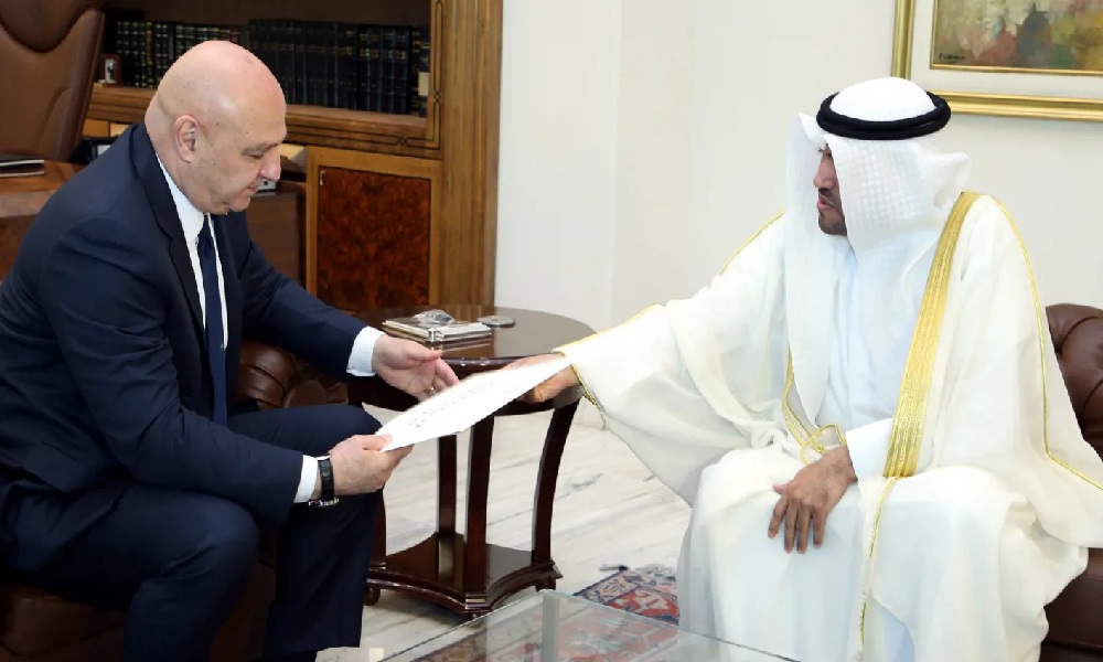 عون تسلّم دعوة لزيارة الكويت