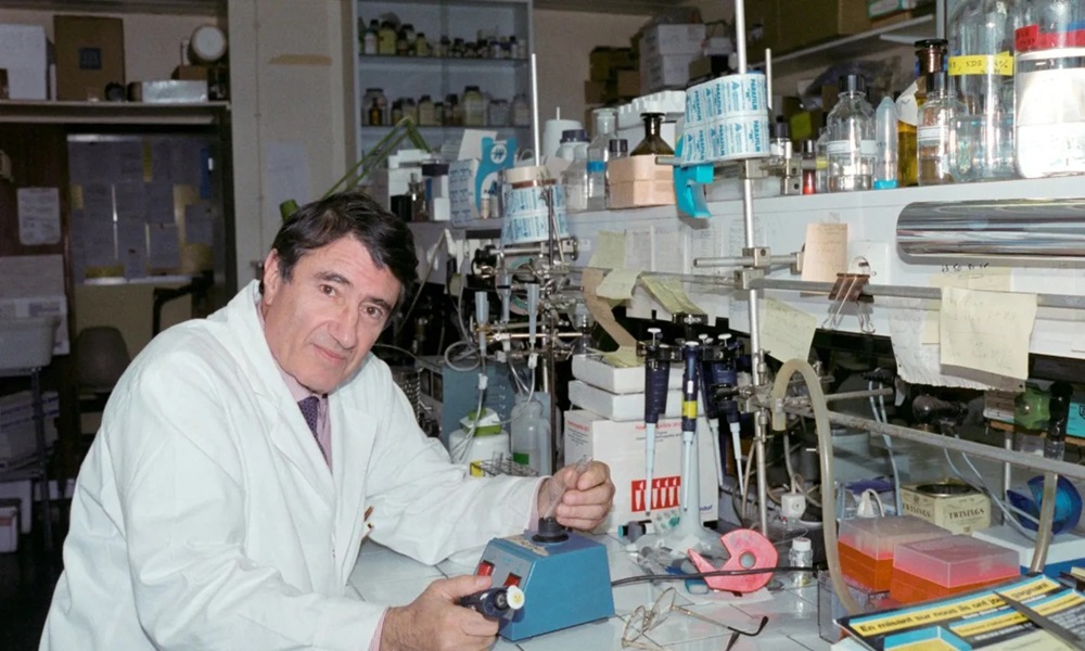 وفاة مخترع “حبة الإجهاض”