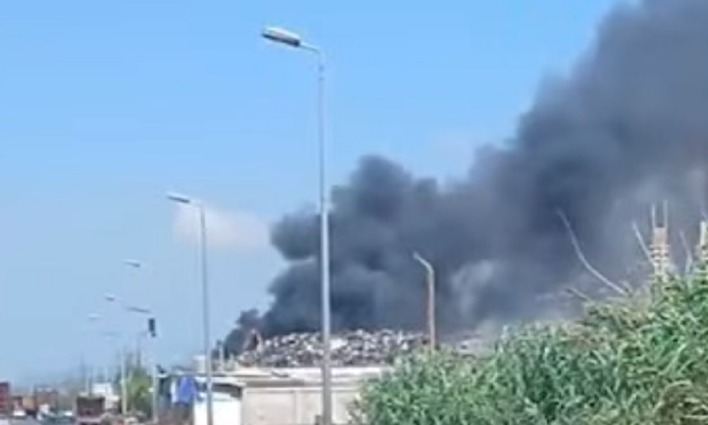 بالفيديو: حريق كبير على أوتوستراد البداوي