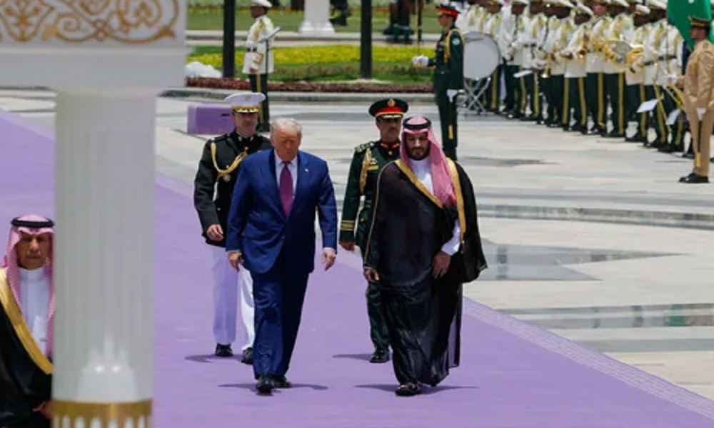 في استقبال ترامب… ما سر السجاد البنفسجي؟