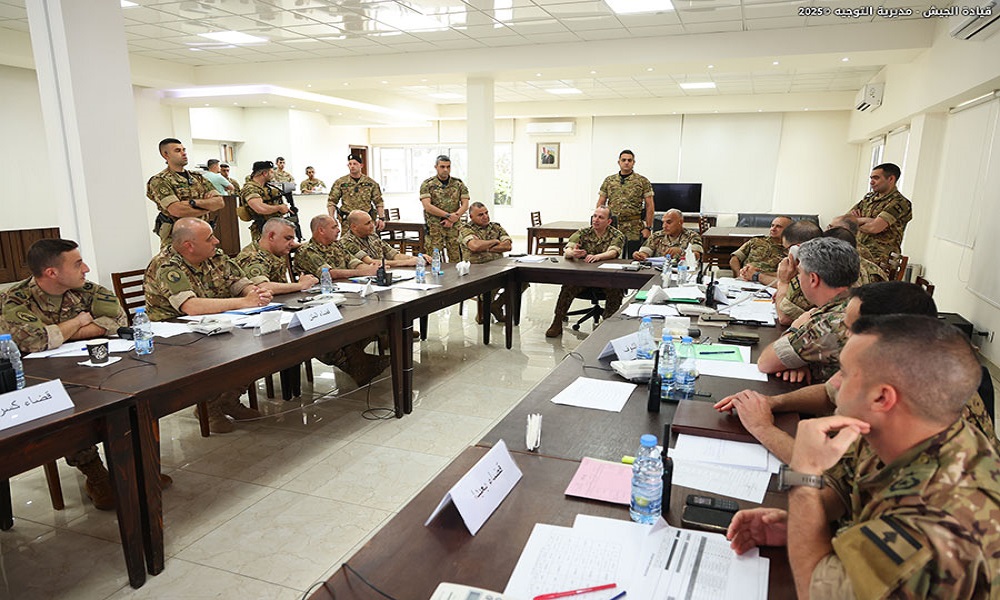 بالصور: قائد الجيش اطّلع على تدابير حفظ أمن الانتخابات