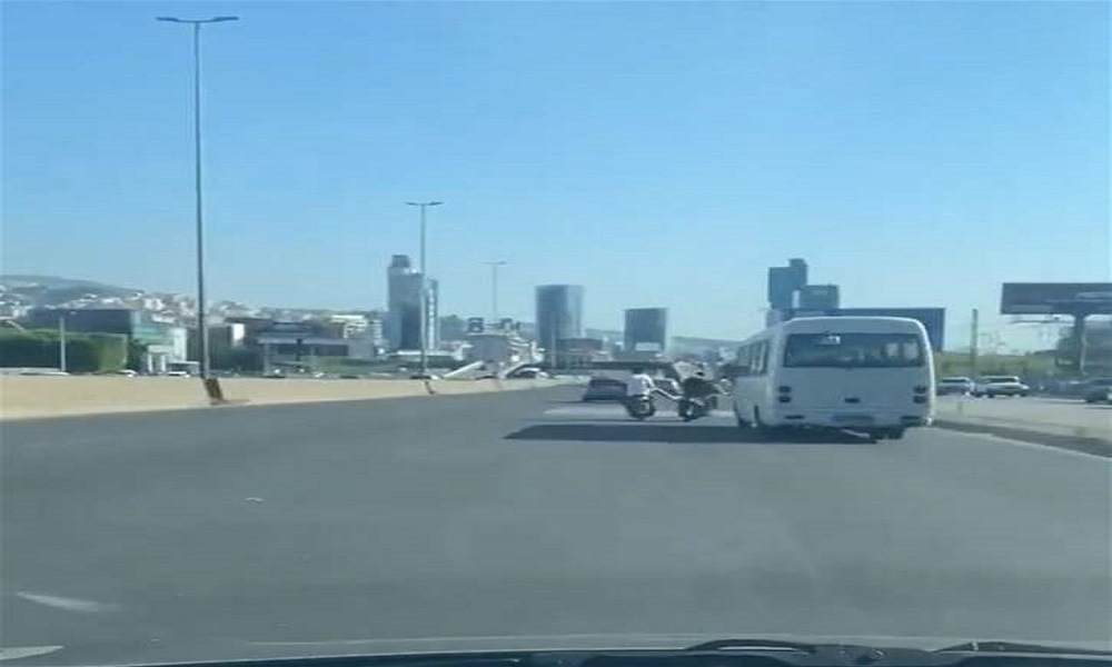 في ضبية.. حاول قتله على الأوتوستراد! (فيديو)