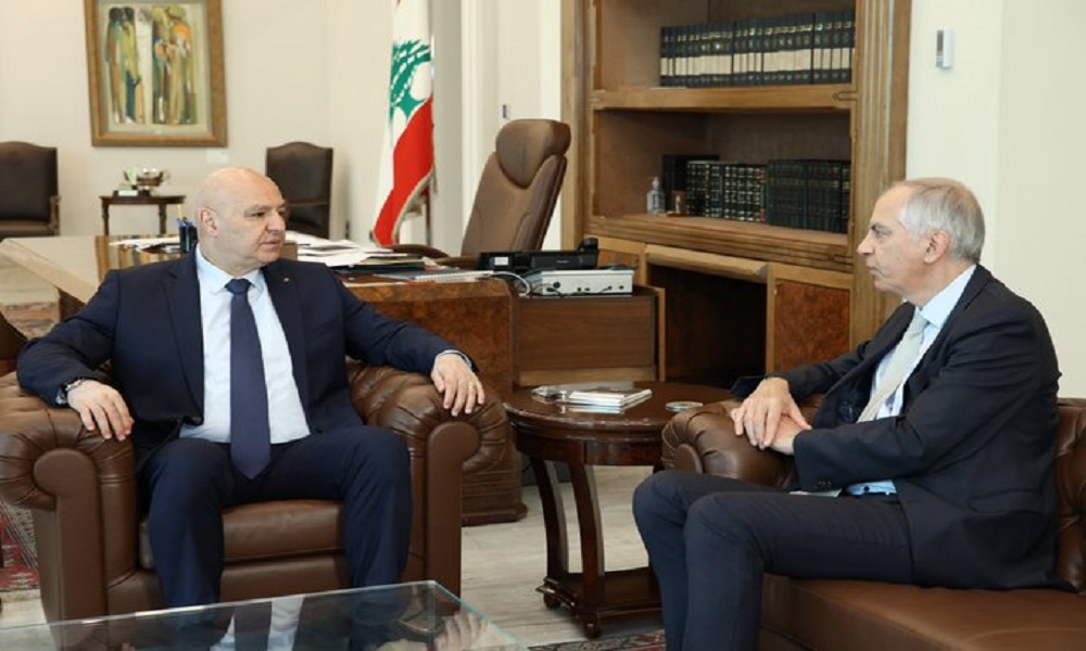 عون بحث مع ماغرو في العلاقات الثنائية