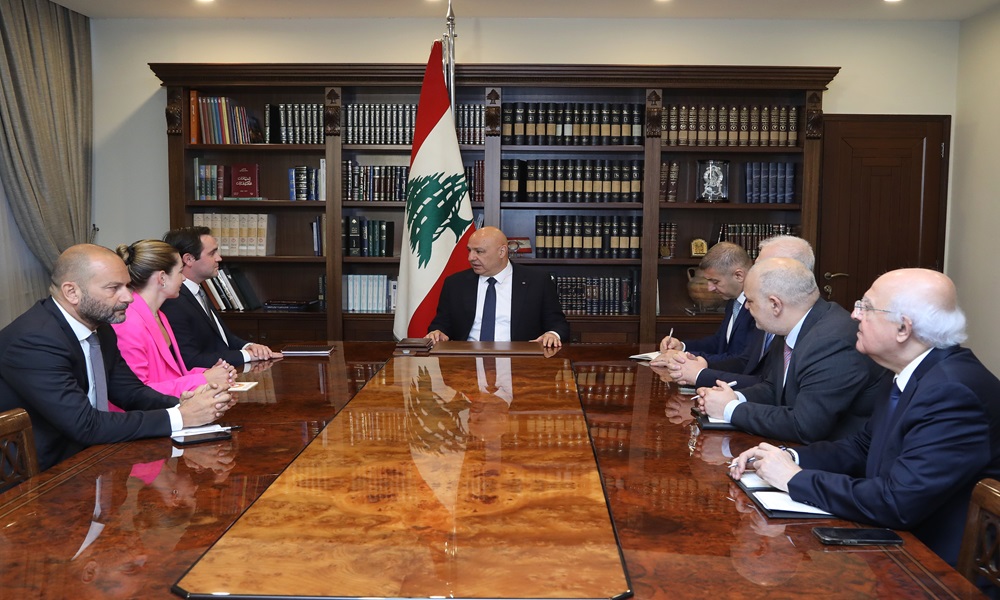 خدمة “ستارلينك” على طاولة عون