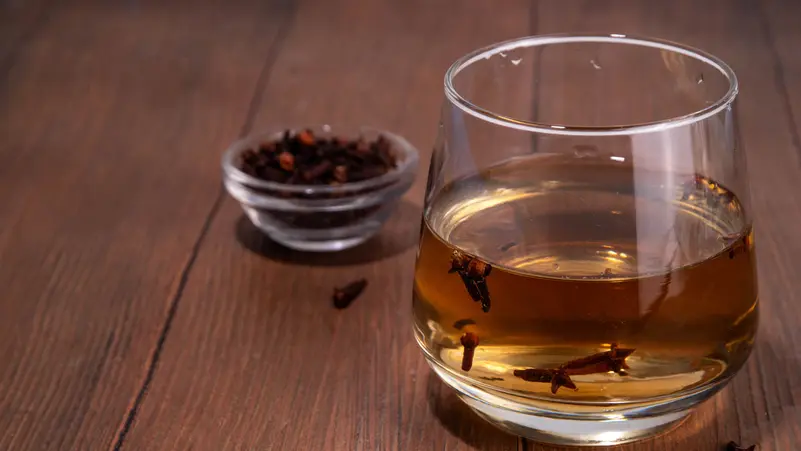 تعرف على فوائد القرنفل واستخدامات زيته