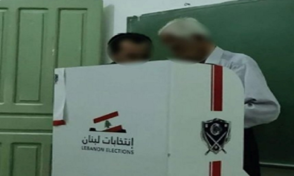 بالصورة: خرق لسرية الاقتراع في المدرسة الرسمية في الكورة