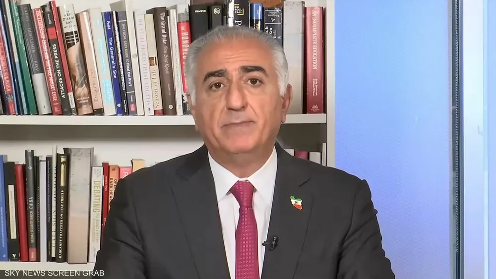 نجل شاه إيران يدعو قوات الأمن للانشقاق عن النظام