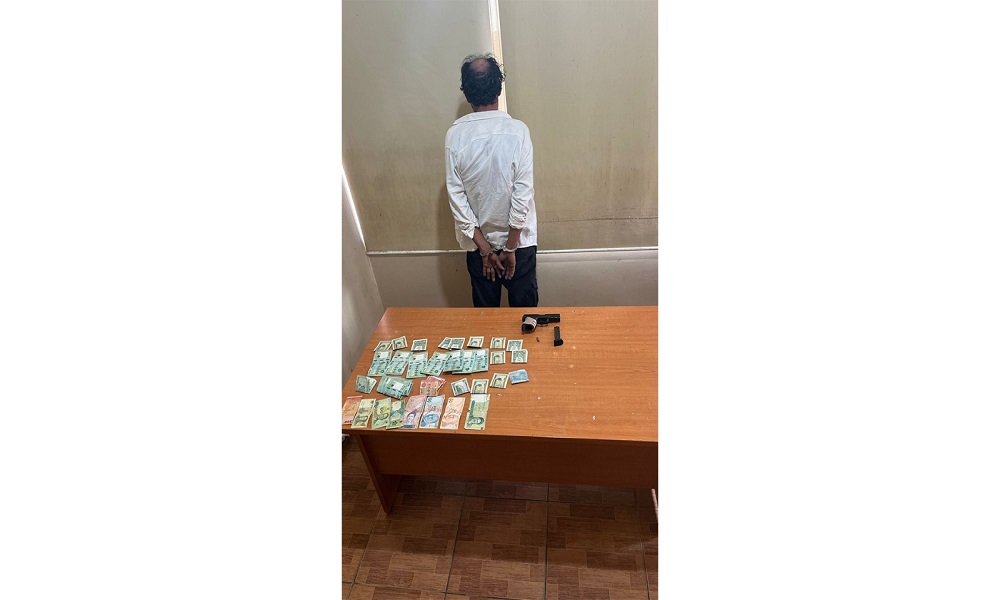 نفّذ أكثر من 20 عملية نشل بطريقة احتيالية.. والأمن يوقفه