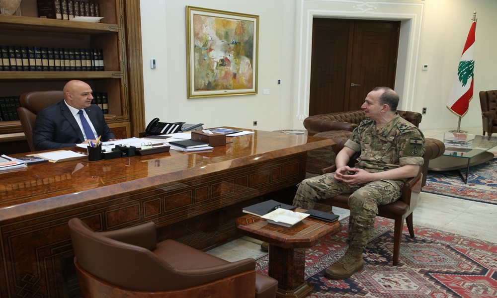 الأوضاع الأمنية بين الرئيس عون وقائد الجيش