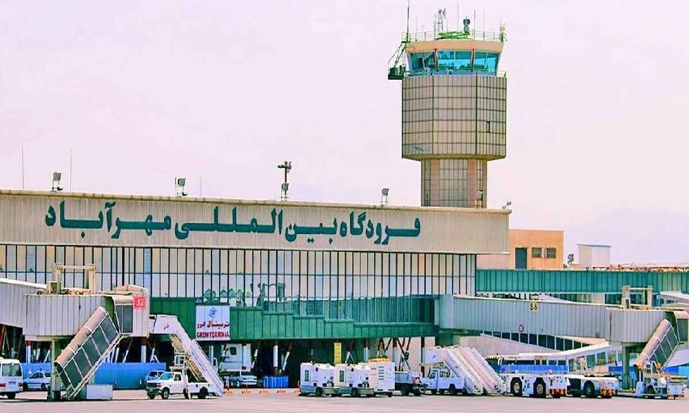 إيران تمدد تعليق الرحلات الجوية