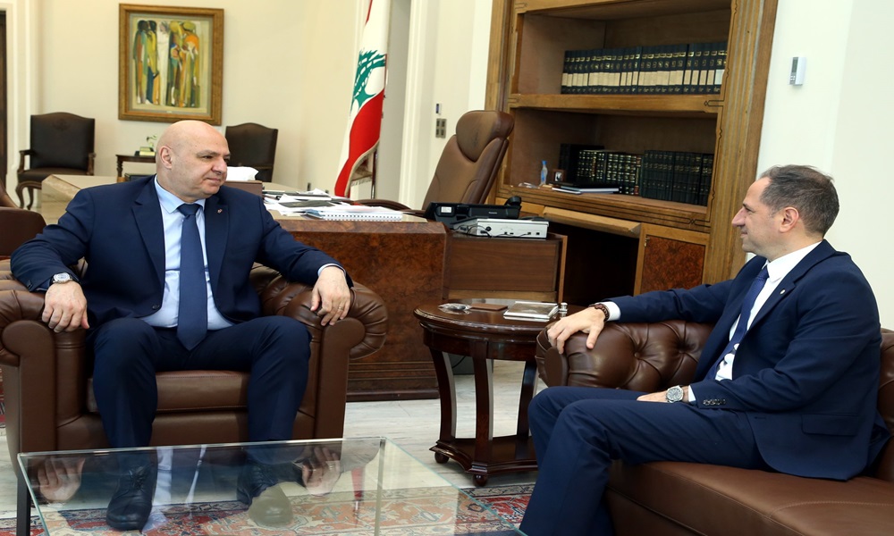 الجميل يؤكد دعم الكتائب لعون: سحب السلاح امتحان للجيش