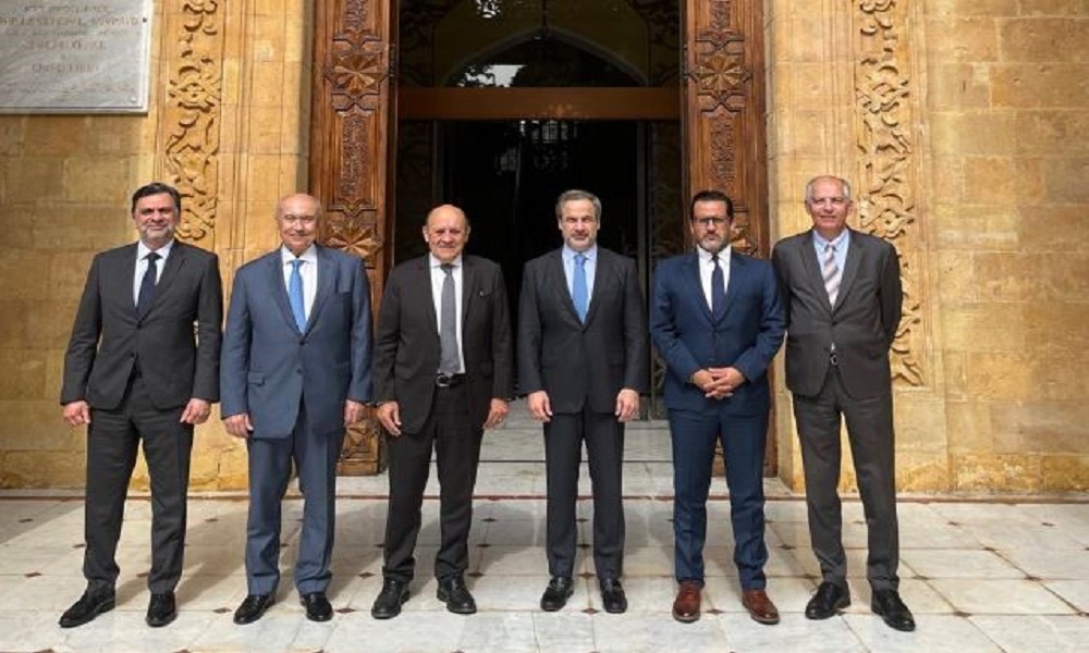 لودريان في قصر الصنوبر… وتشديد على ضرورة تطبيق الـ1701