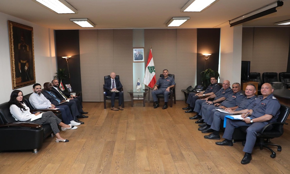 عبد الله بحث مع وفد من بعثة الصليب الأحمر الأوضاع