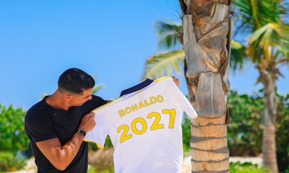 نادي النصر يحقق مبلغًا هائلًا بفضل قمصان رونالدو