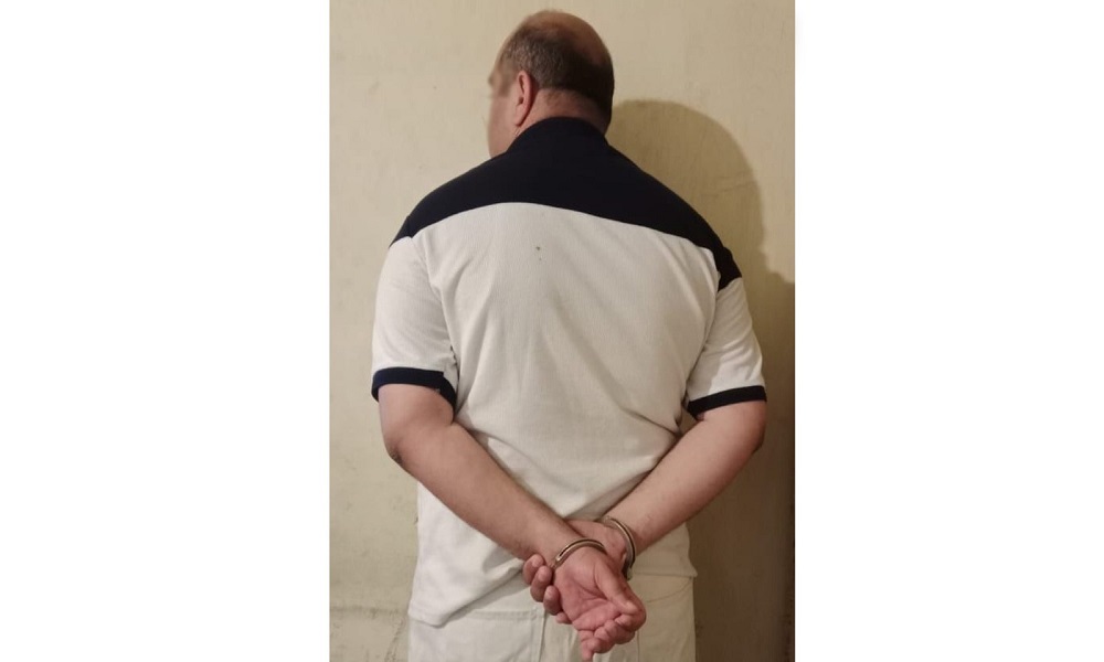 مطلوب بعدّة مذكّرات في قبضة “الأمن”
