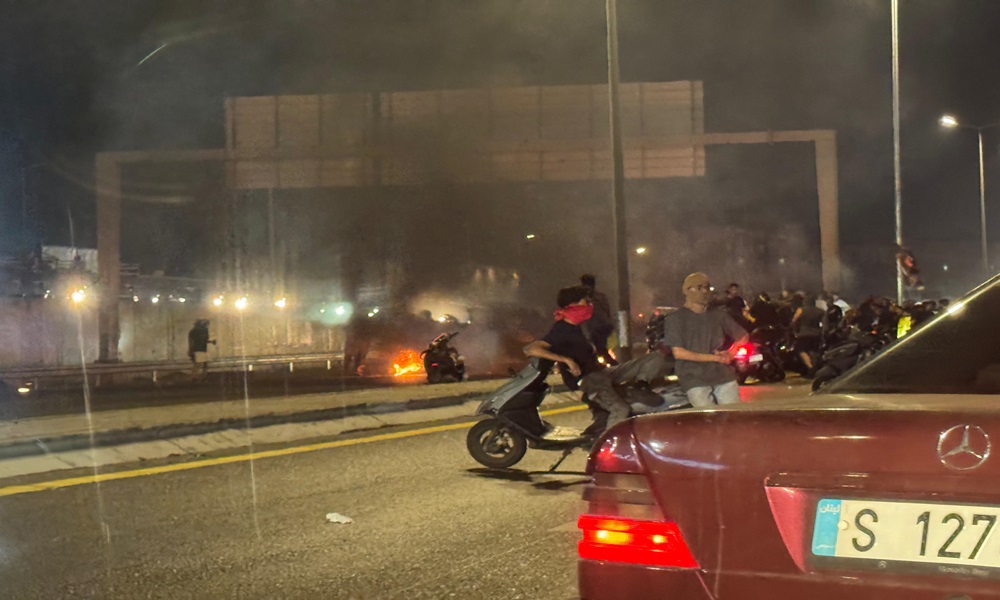 الجيش يوقف عددًا من المحتجين على طريق المطار