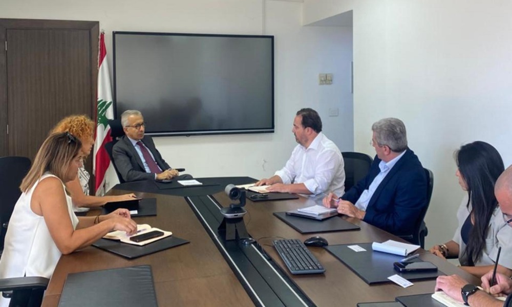 الهبة العراقية للقمح على طاولة بساط