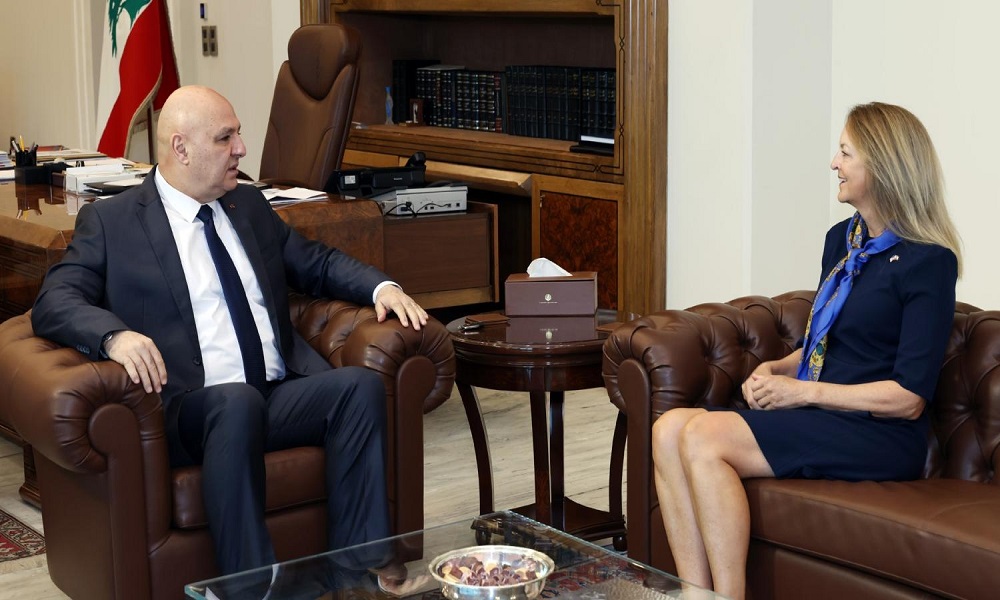 عون التقى السفيرة الأميركية في زيارة وداعية