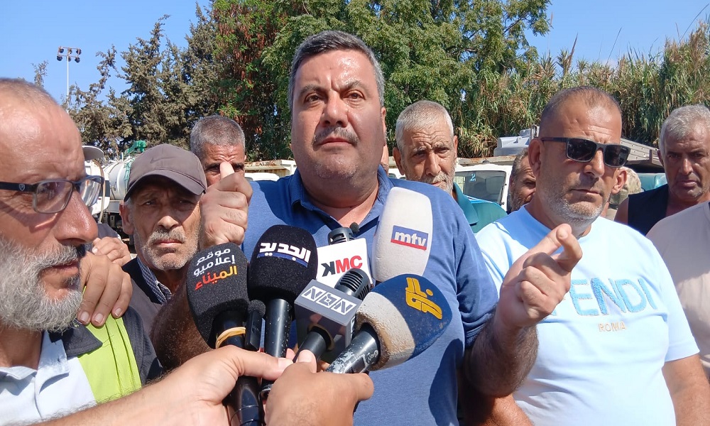 اعتصام لعمال بلدية الميناء.. لهذا السبب