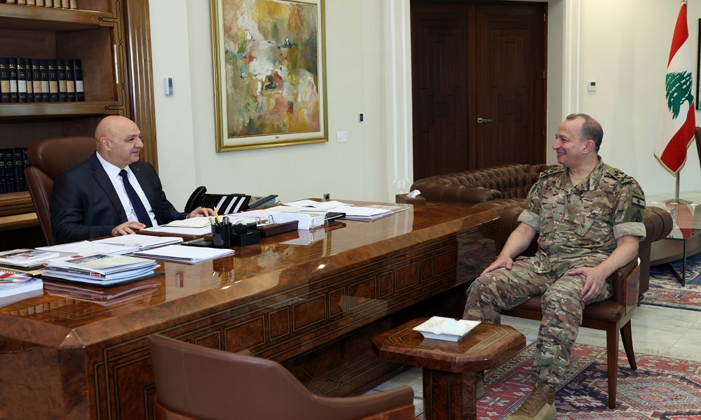 لقاء أمني بين الرئيس عون وقائد الجيش
