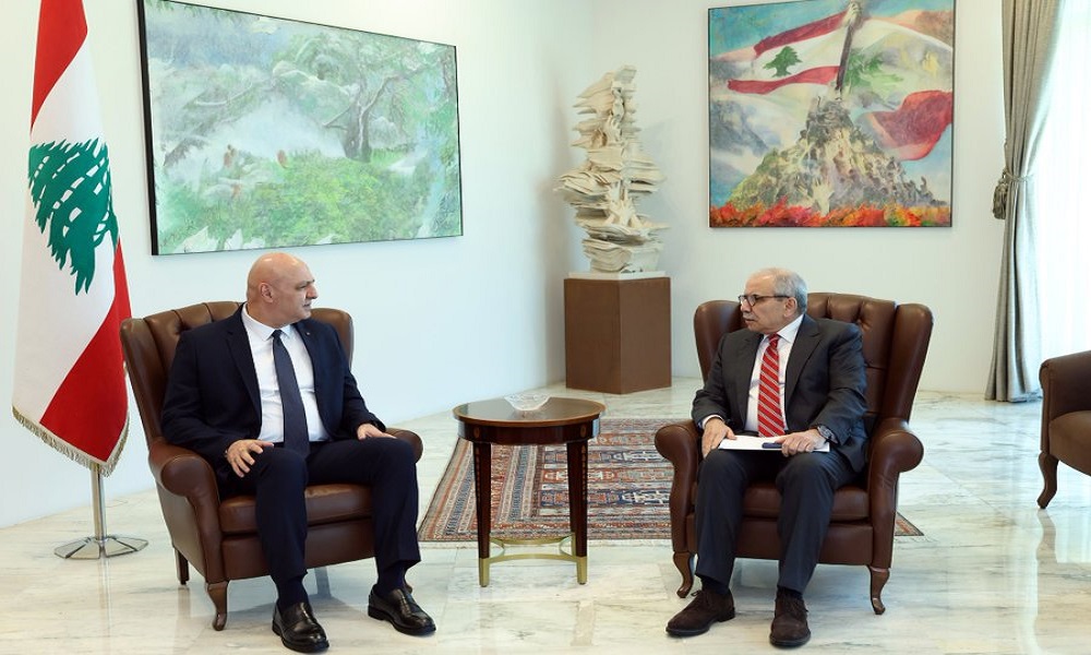 عون التقى سلام قبيل الجلسة