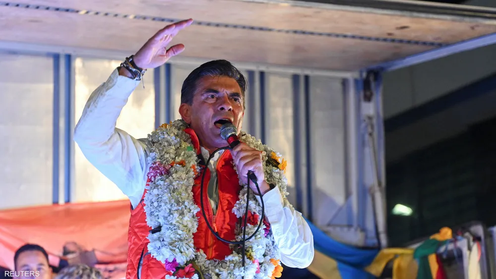 إسرائيل تهنئ رئيسا جديدا لدولة قطعت العلاقات معها