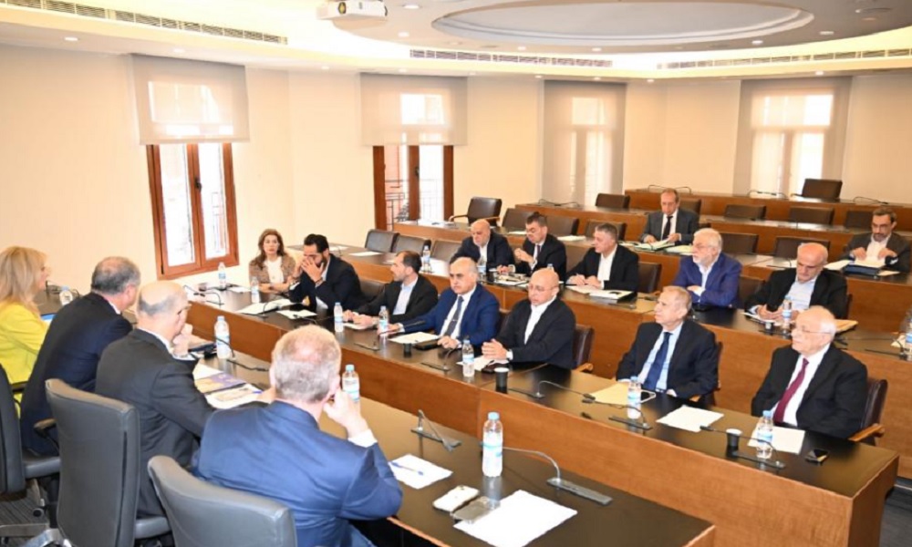 أبواب الاتصالات موصدة بعد أسبوع من التعليق